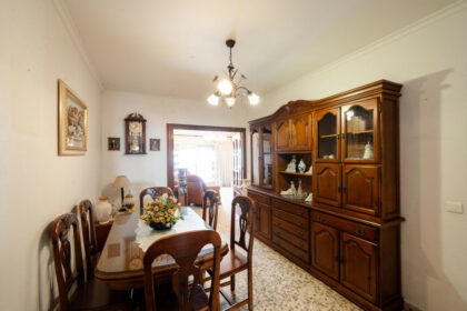 cc4a1f6b44f1407186564e3fdafe1c5a - 17