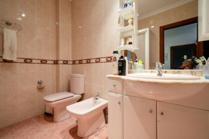 cc4a1f6b44f1407186564e3fdafe1c5a - 3