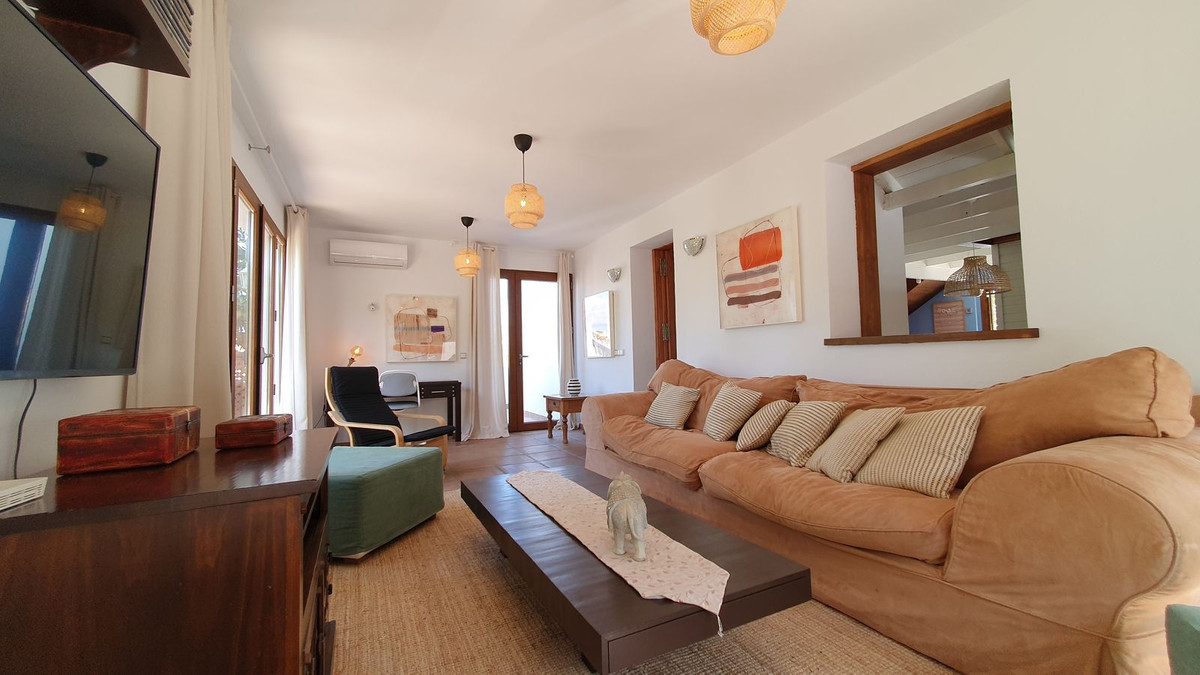 ccaab9728f2ea49072d1d7224ab85703 - 11