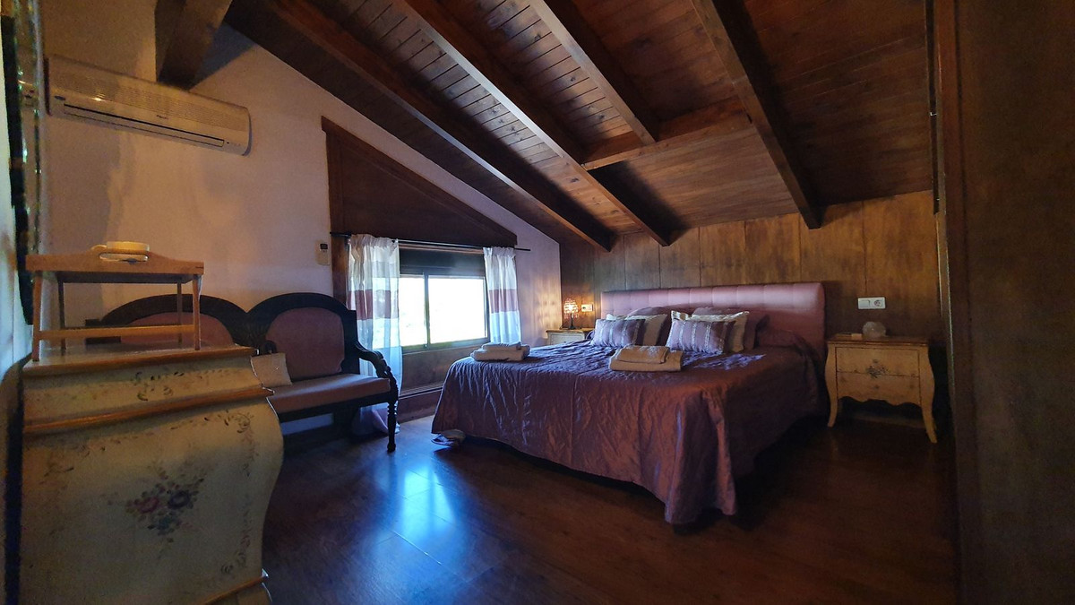 ccaab9728f2ea49072d1d7224ab85703 - 21