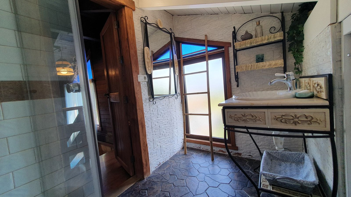 ccaab9728f2ea49072d1d7224ab85703 - 25