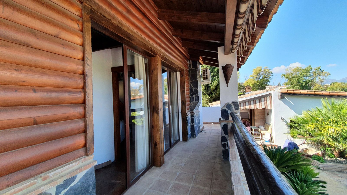 ccaab9728f2ea49072d1d7224ab85703 - 31