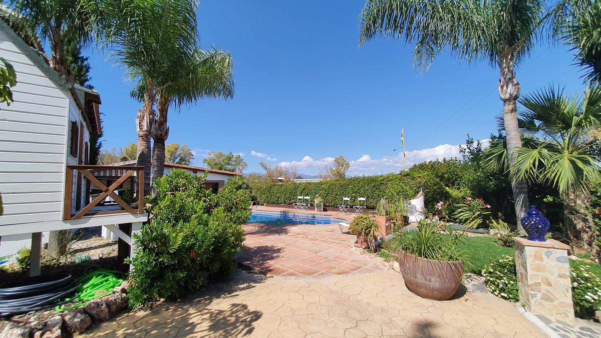 ccaab9728f2ea49072d1d7224ab85703 - 36