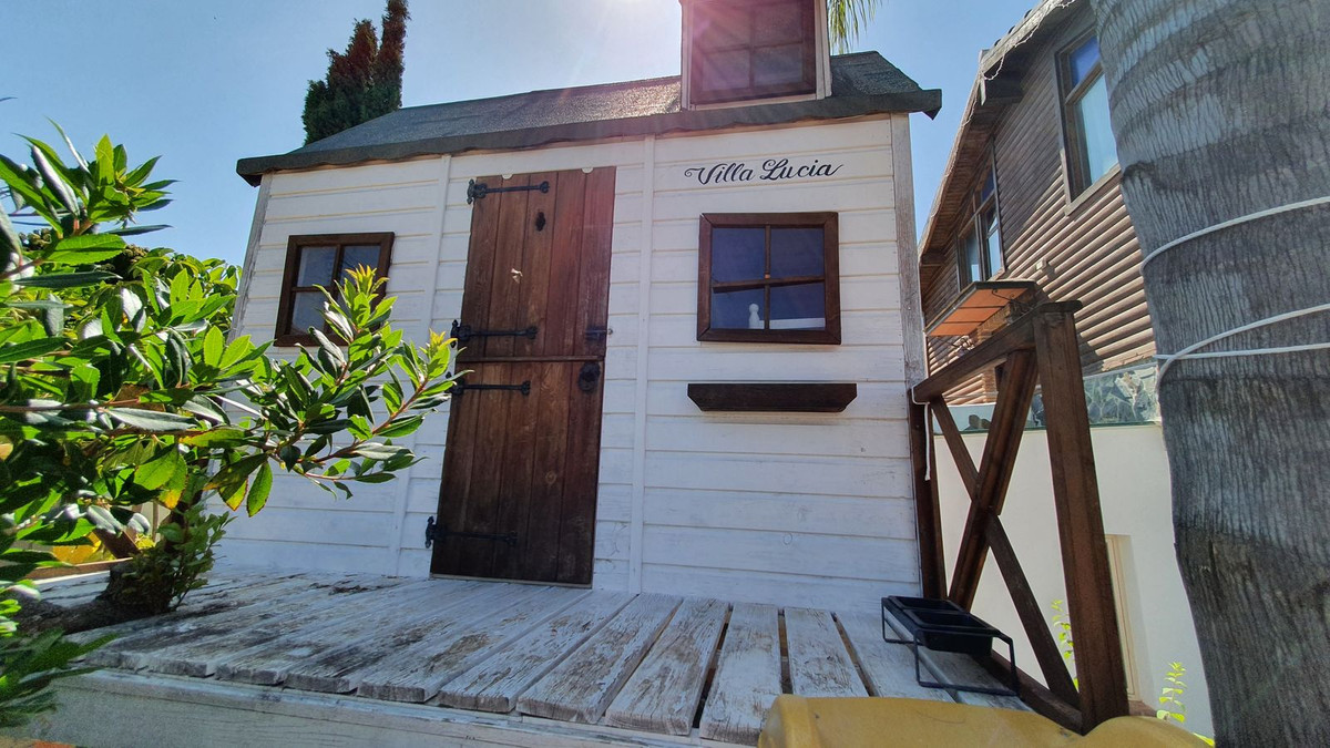 ccaab9728f2ea49072d1d7224ab85703 - 37