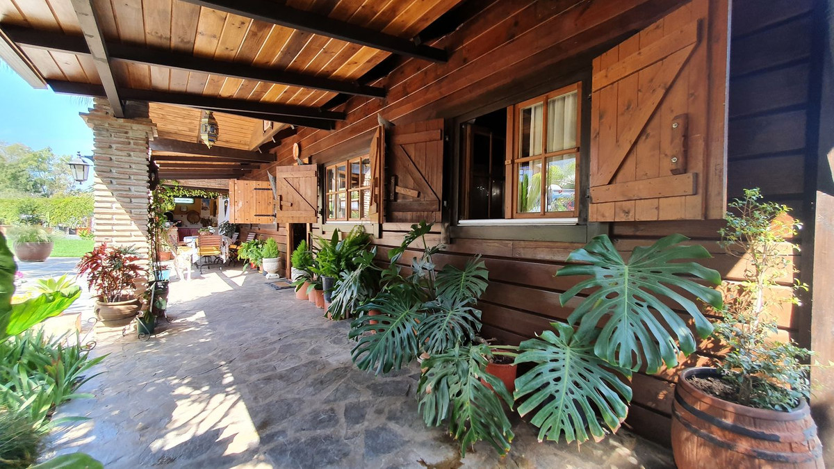 ccaab9728f2ea49072d1d7224ab85703 - 44