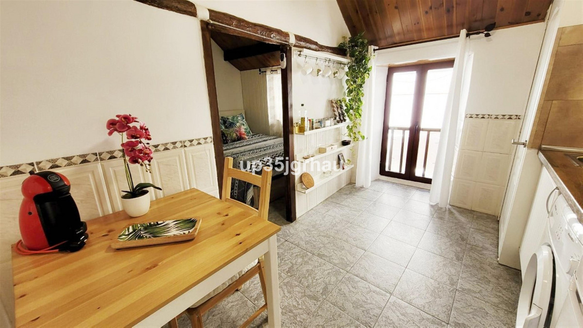 cd535d5d57c15894484b3622bf042063 - 6