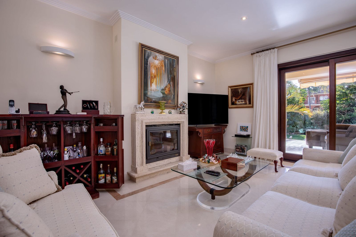 ce62e394e46baa95c8a52bf711ac9053 - 13