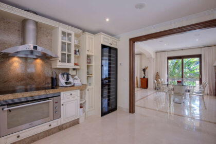 ce62e394e46baa95c8a52bf711ac9053 - 18