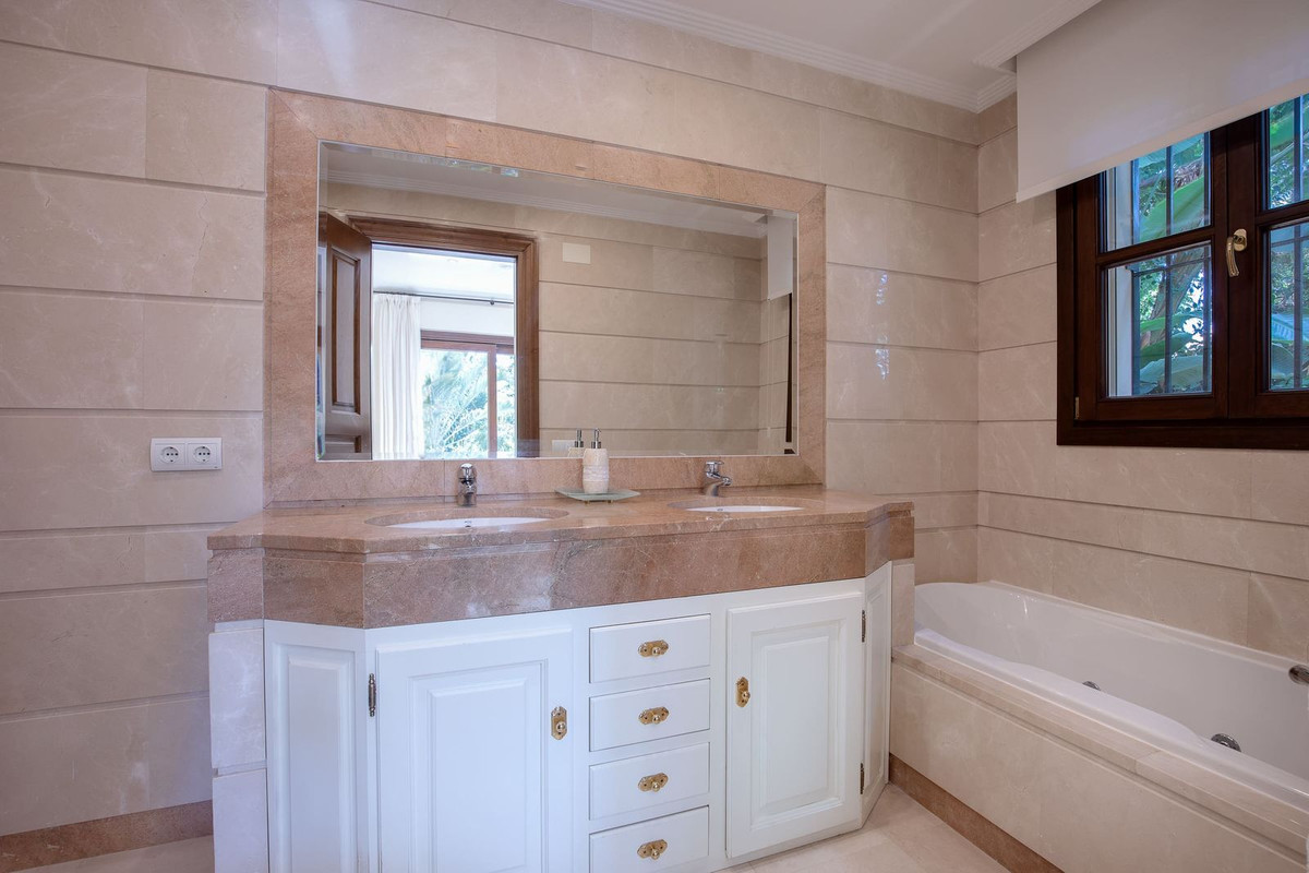 ce62e394e46baa95c8a52bf711ac9053 - 21