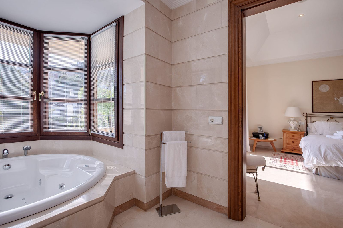 ce62e394e46baa95c8a52bf711ac9053 - 27