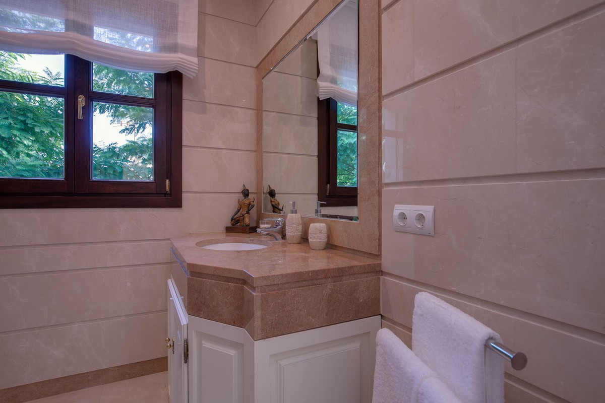 ce62e394e46baa95c8a52bf711ac9053 - 30