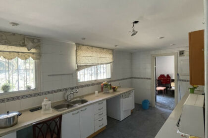 d2b0725203486f658ff2730dde891e39 - 11