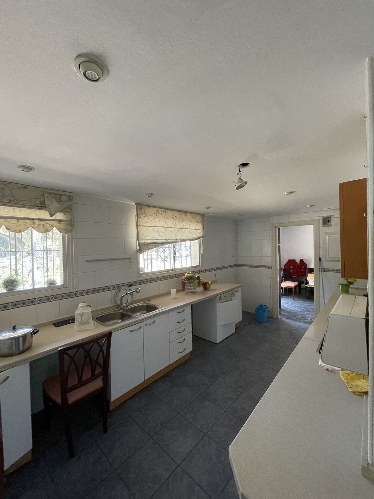 d2b0725203486f658ff2730dde891e39 - 11