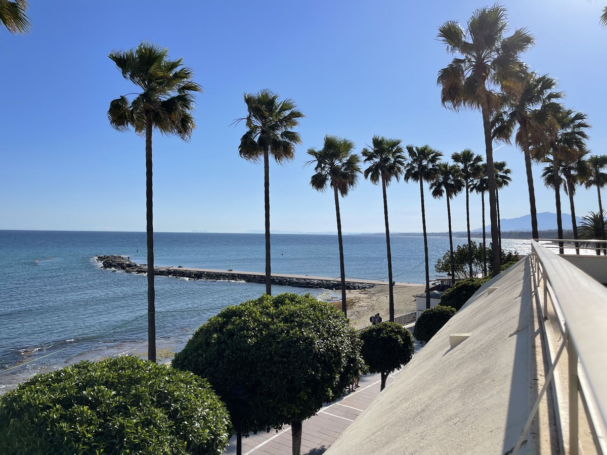 d2b0725203486f658ff2730dde891e39 - 2