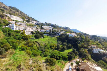 e11c4dfb5d08447a68fb7bf6375417b4 - 12