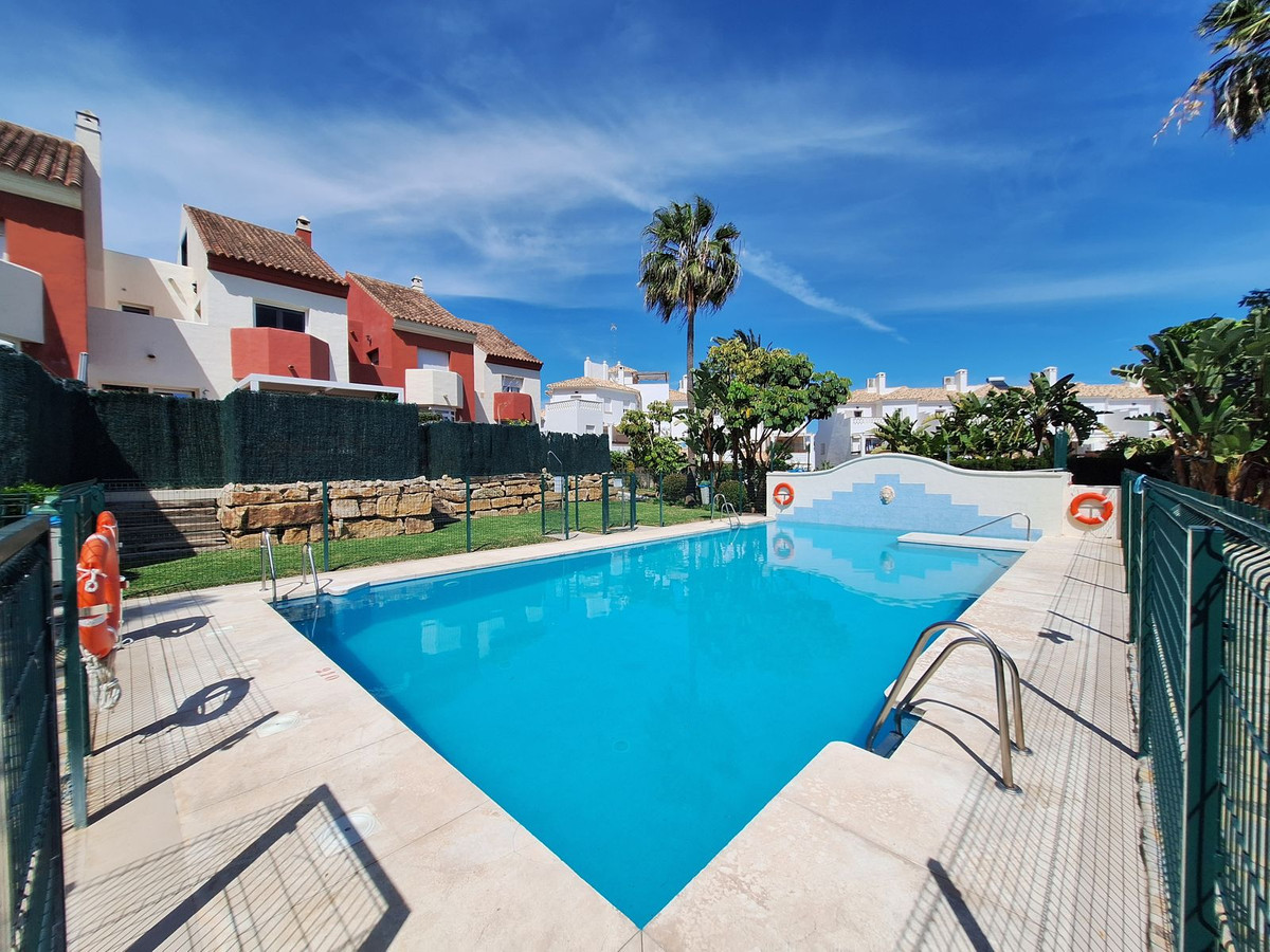 e49f0b6bd5043184769176a07dfb2949 - 1