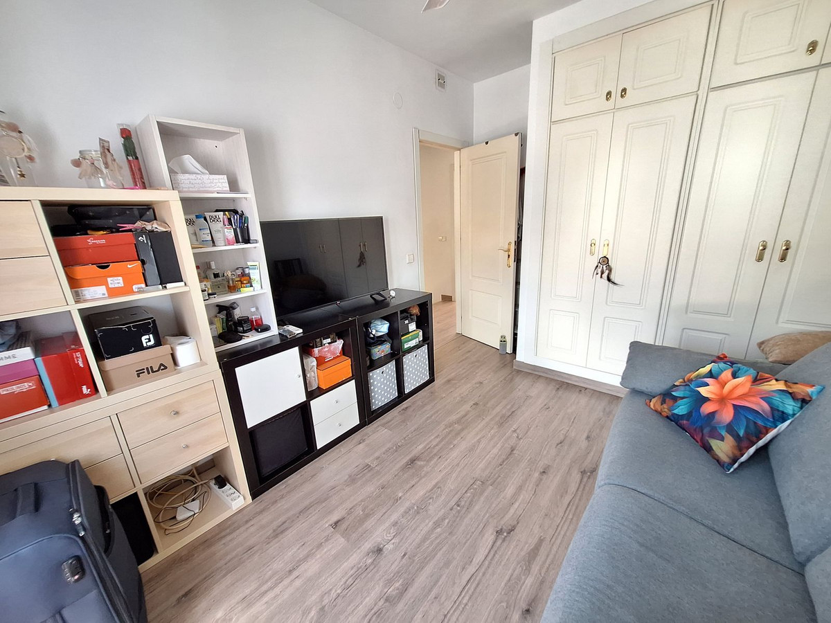 e49f0b6bd5043184769176a07dfb2949 - 19