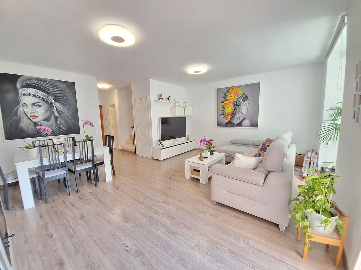 e49f0b6bd5043184769176a07dfb2949 - 2