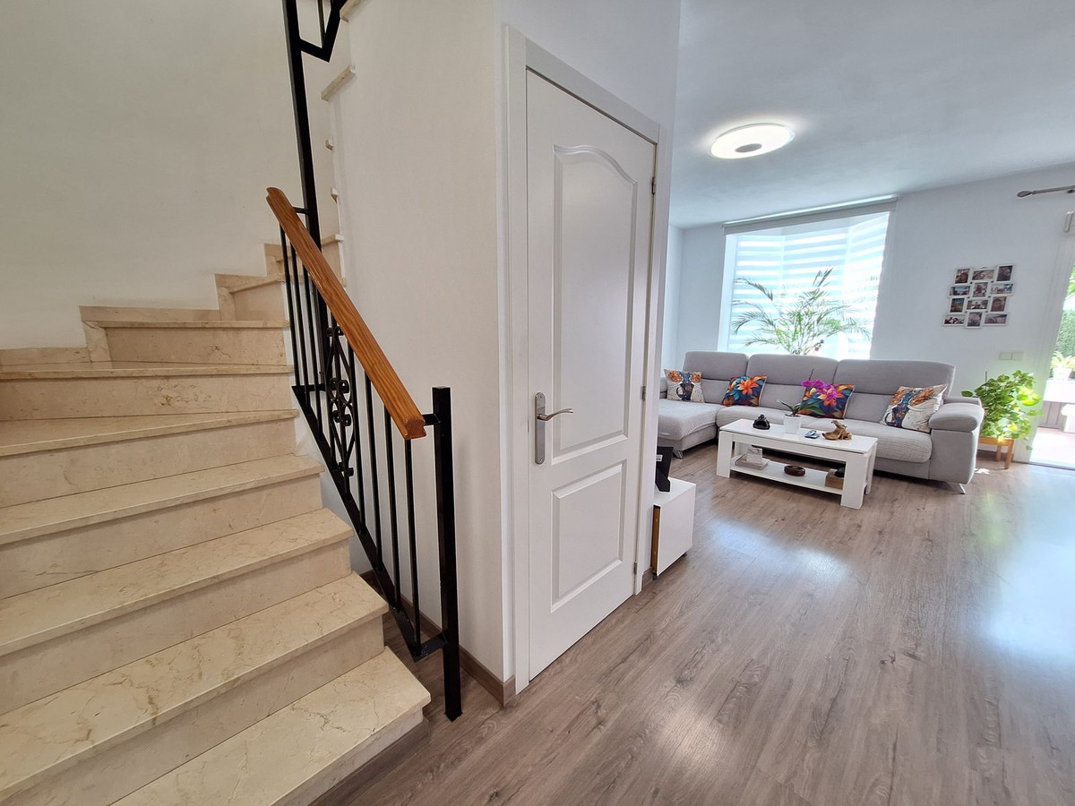 e49f0b6bd5043184769176a07dfb2949 - 3