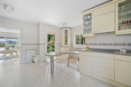 e7e210d28886d2a5b696e13b66ed70a1 - 12