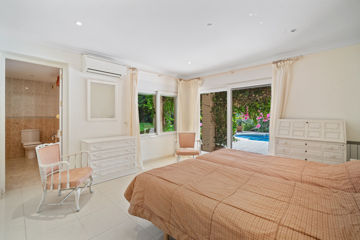 e7e210d28886d2a5b696e13b66ed70a1 - 14