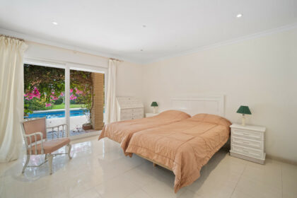 e7e210d28886d2a5b696e13b66ed70a1 - 15