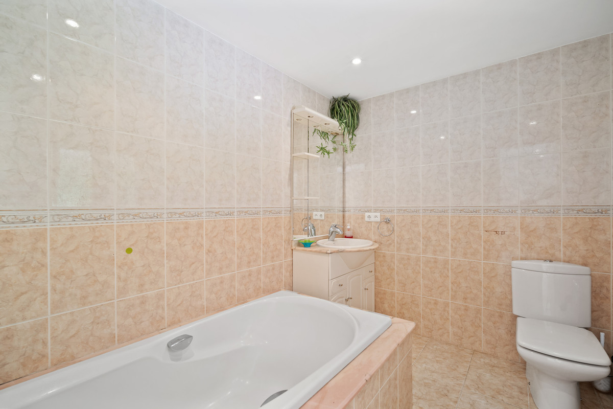 e7e210d28886d2a5b696e13b66ed70a1 - 23