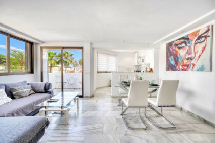 ee8558c4d0064ea33b569c6f107f9f81 - 11