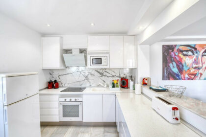 ee8558c4d0064ea33b569c6f107f9f81 - 15