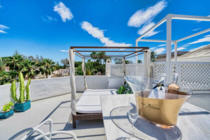 ee8558c4d0064ea33b569c6f107f9f81 - 3