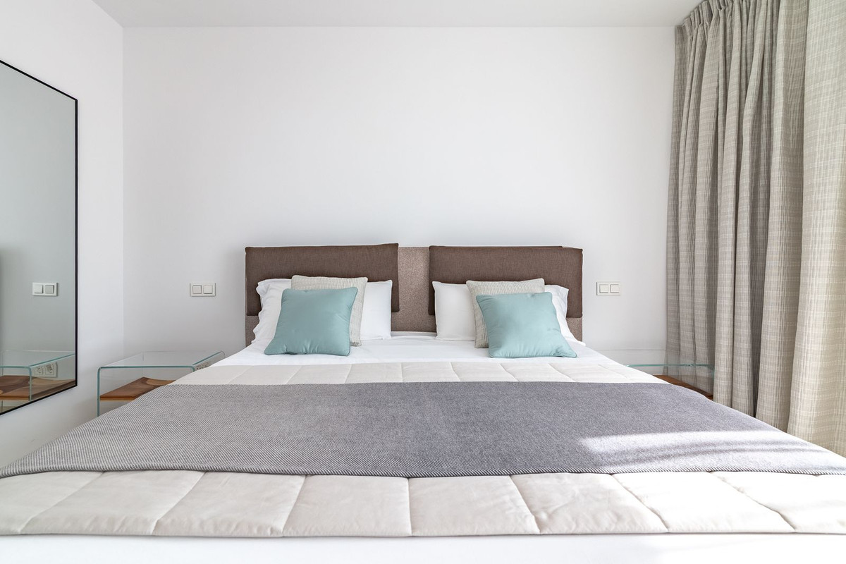 f184bcec21011d96d00fab809330b841 - 19