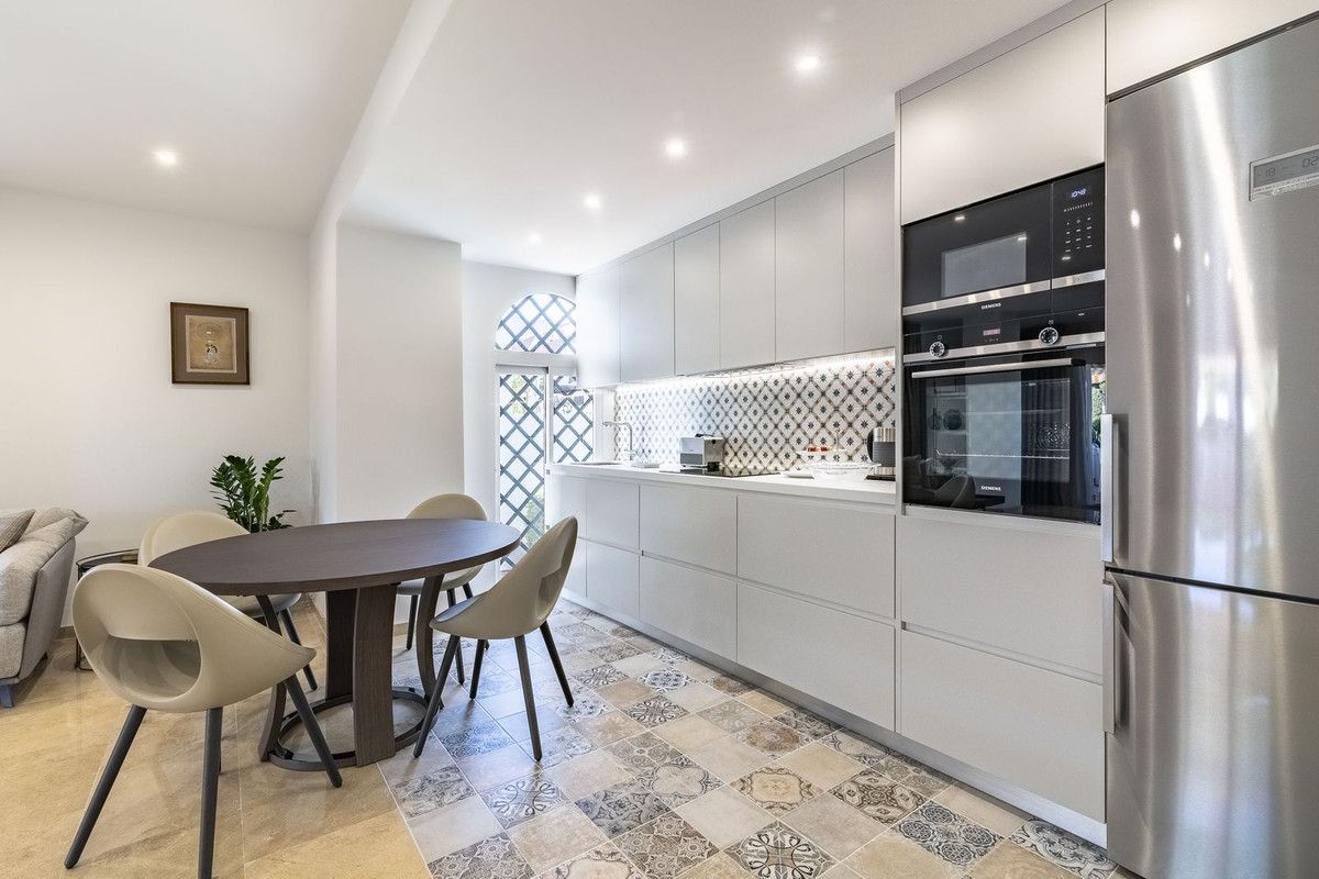 f184bcec21011d96d00fab809330b841 - 8