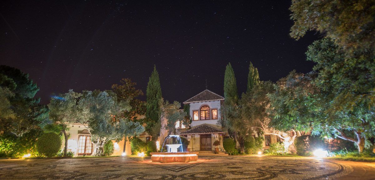 f52416f268e04cef729d5fdae28ad5c7 - 18