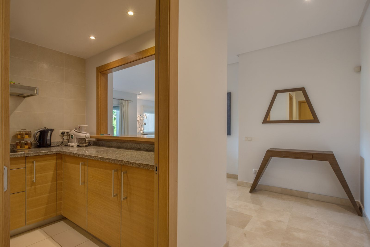 f5e6d79b96401939192626c890a53eb3 - 11