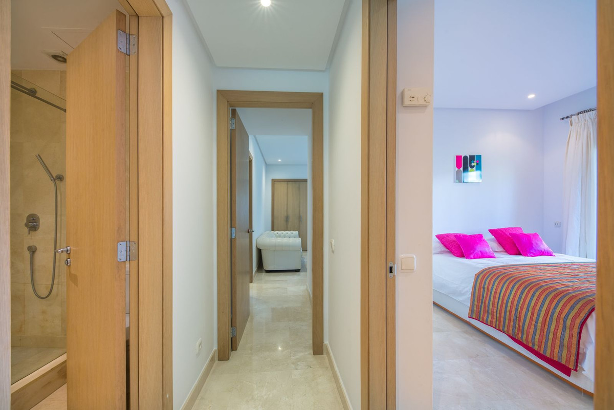 f5e6d79b96401939192626c890a53eb3 - 14