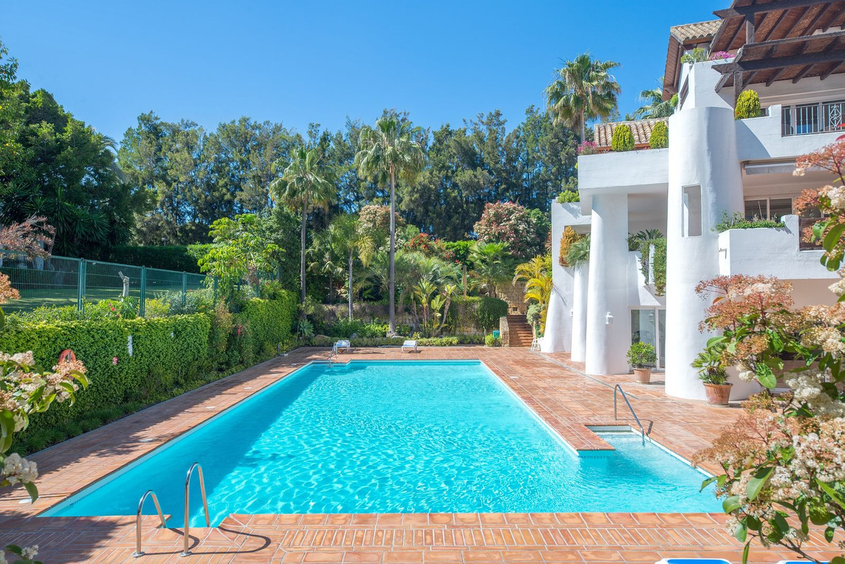 f5e6d79b96401939192626c890a53eb3 - 24