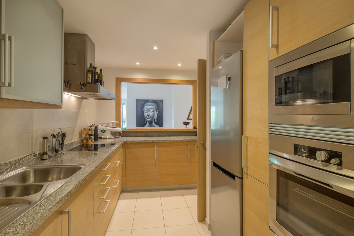 f5e6d79b96401939192626c890a53eb3 - 9