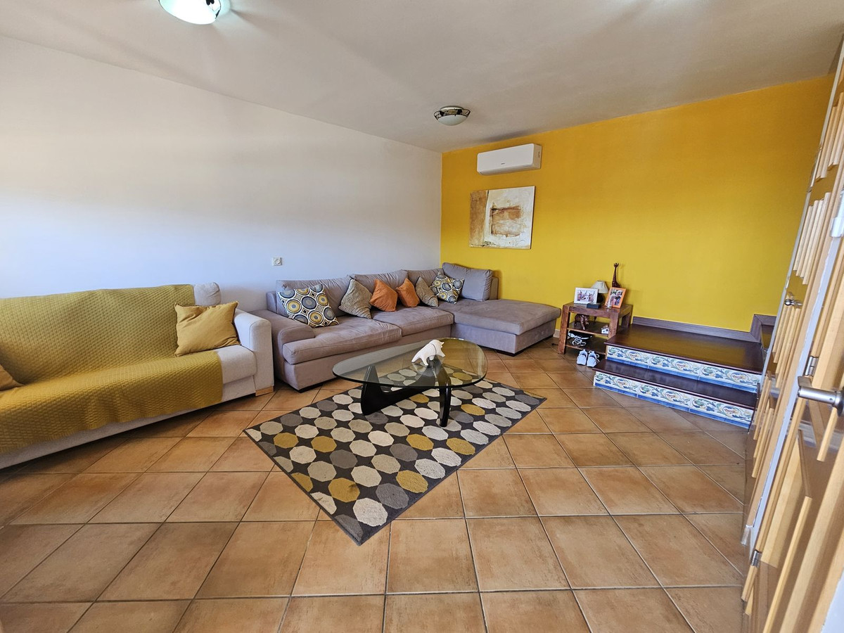 fb20d57a83cac8d3f06b38131c6f8ff4 - 11