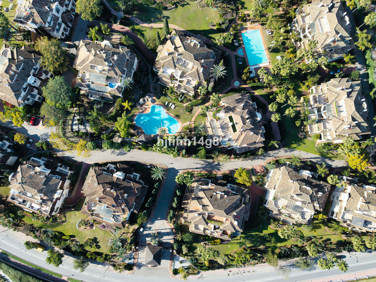 fb4bda7d8f2e32ef7507a1e5868cee71 - 22