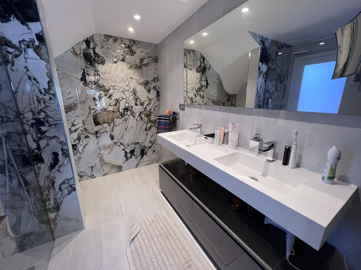 fb4c3a75ffa8f3ba4e24a16f2d4472cf - 17