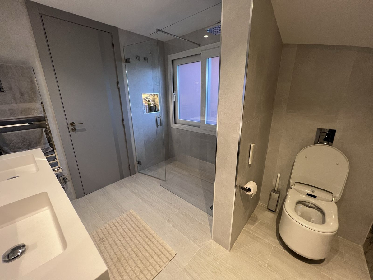 fb4c3a75ffa8f3ba4e24a16f2d4472cf - 19