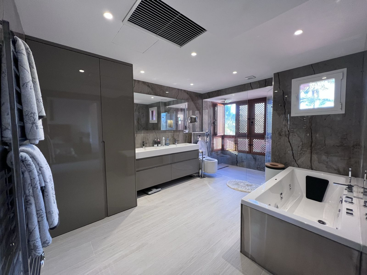 fb4c3a75ffa8f3ba4e24a16f2d4472cf - 32