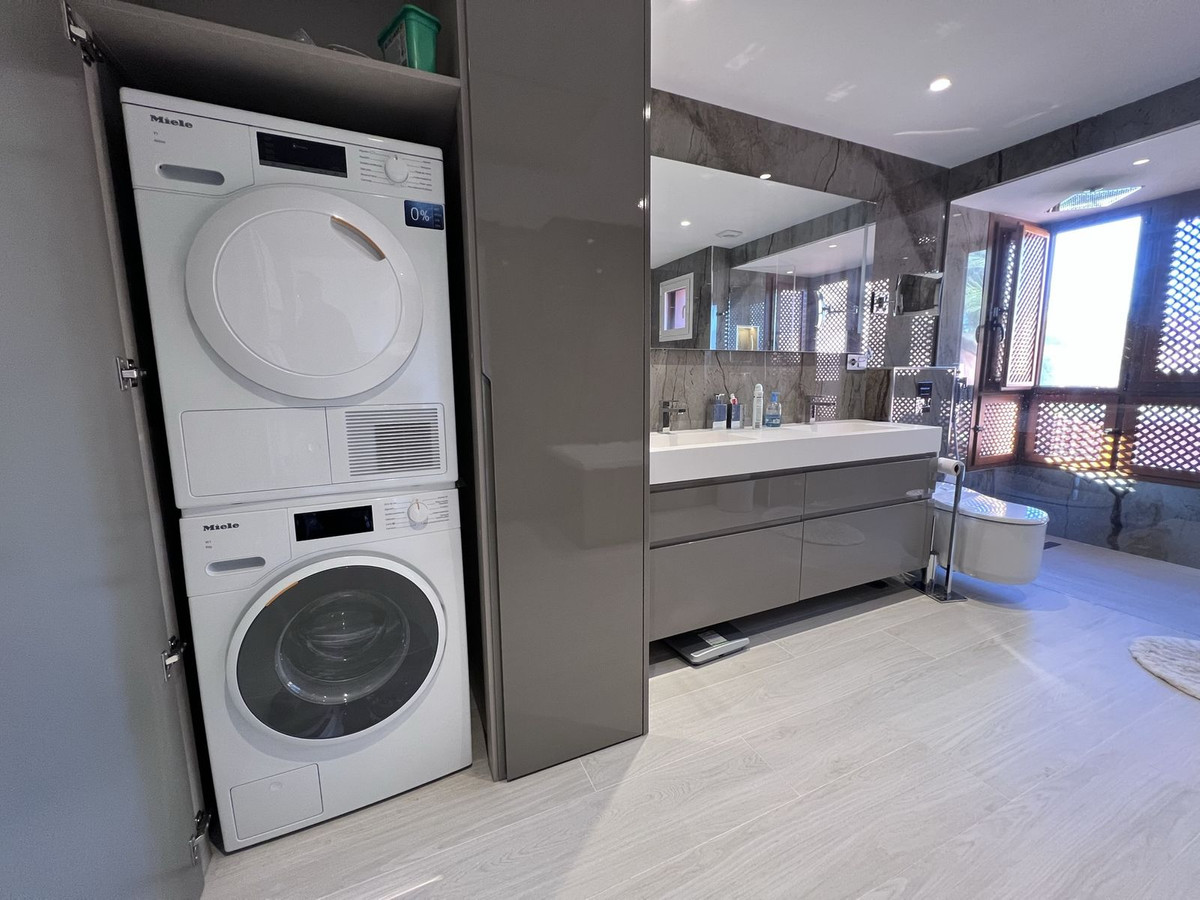 fb4c3a75ffa8f3ba4e24a16f2d4472cf - 33