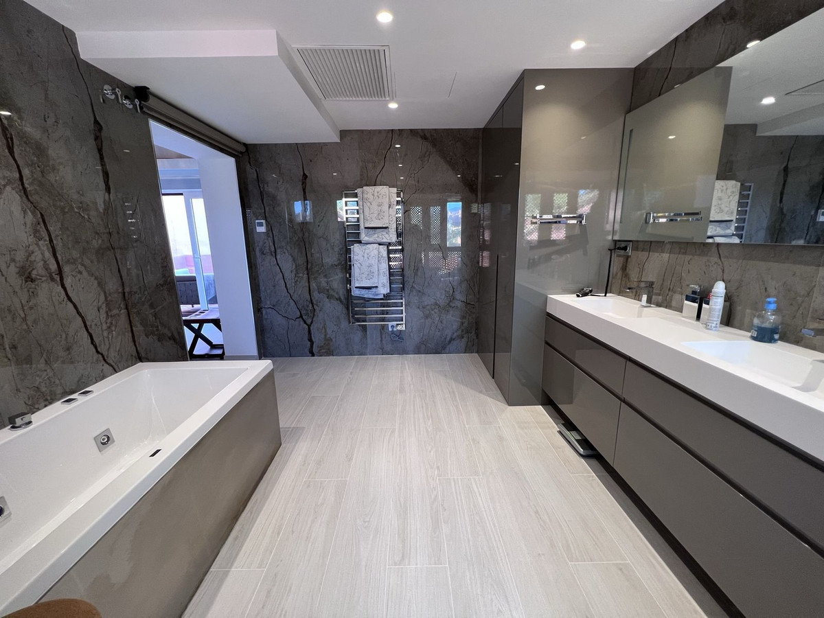 fb4c3a75ffa8f3ba4e24a16f2d4472cf - 36