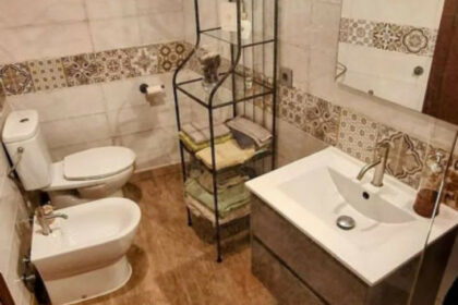 ff46a0a5c5b64152dfb9368f2b1737f9 - 12