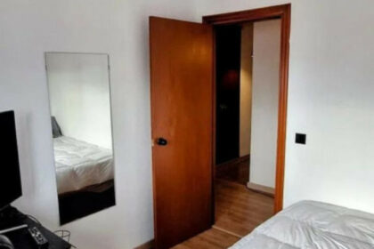 ff46a0a5c5b64152dfb9368f2b1737f9 - 18