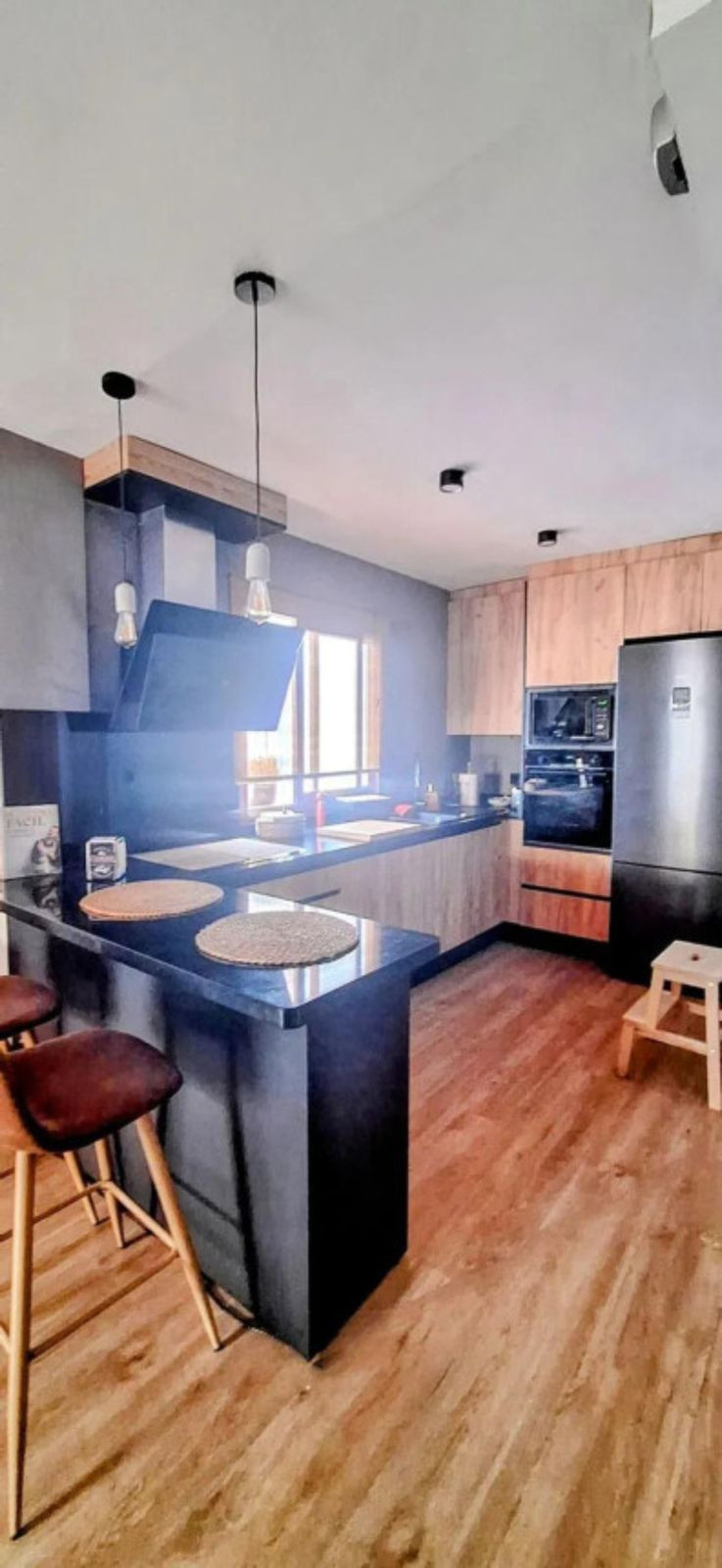 ff46a0a5c5b64152dfb9368f2b1737f9 - 3