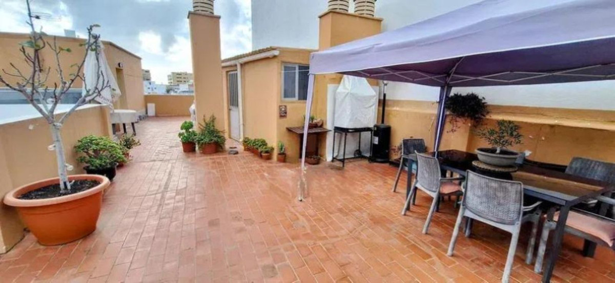 ff46a0a5c5b64152dfb9368f2b1737f9 - 5