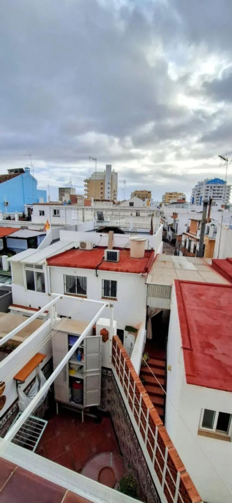 ff46a0a5c5b64152dfb9368f2b1737f9 - 8