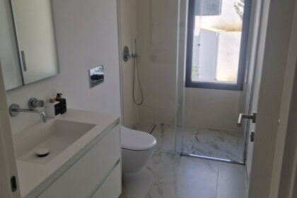 092cade5e1a9442deeeb3ad619bbee70 - 10